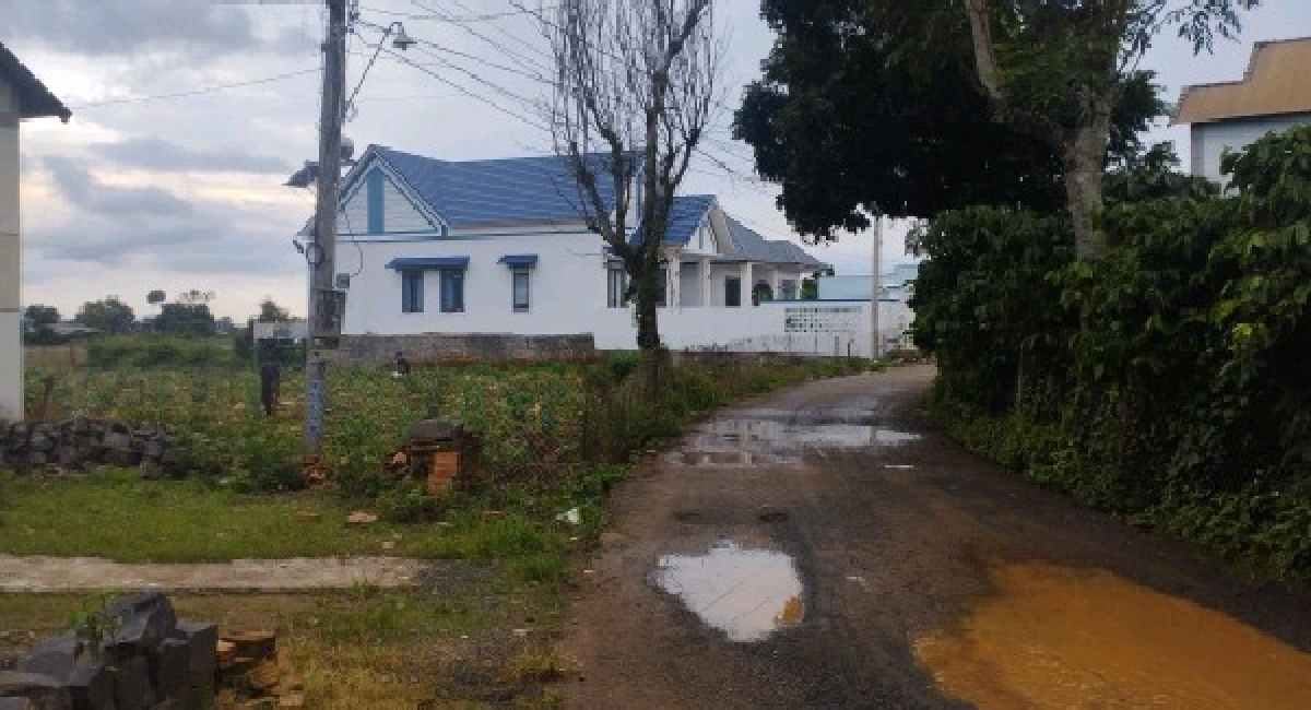 1500M2 ĐẤT+NHÀ  ĐỐI DIỆN TRƯỜNG CẤP 3 HOÀNG HOA THÁM, ĐỨC TRỌNG