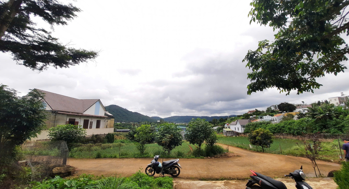 NHÀ VIEW ĐẸP, NGAY CỔNG SÂN BAY LIÊN KHƯƠNG, ĐỨC TRỌNG