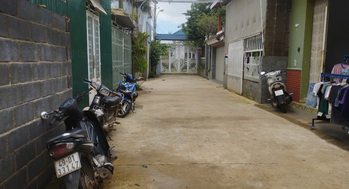 Bán đất tặng nhà hẻm 8m Hà Huy Tập, thị trấn Liên Nghĩa, Đức Trọng