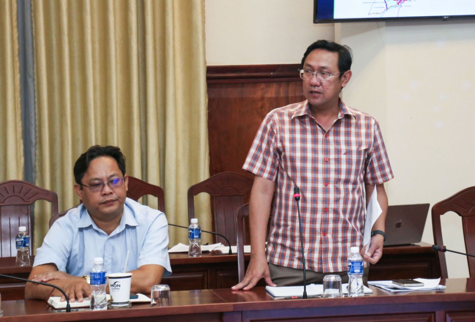 Đại diện Sở Xây dựng Lâm Đồng phát biểu tại cuộc họp