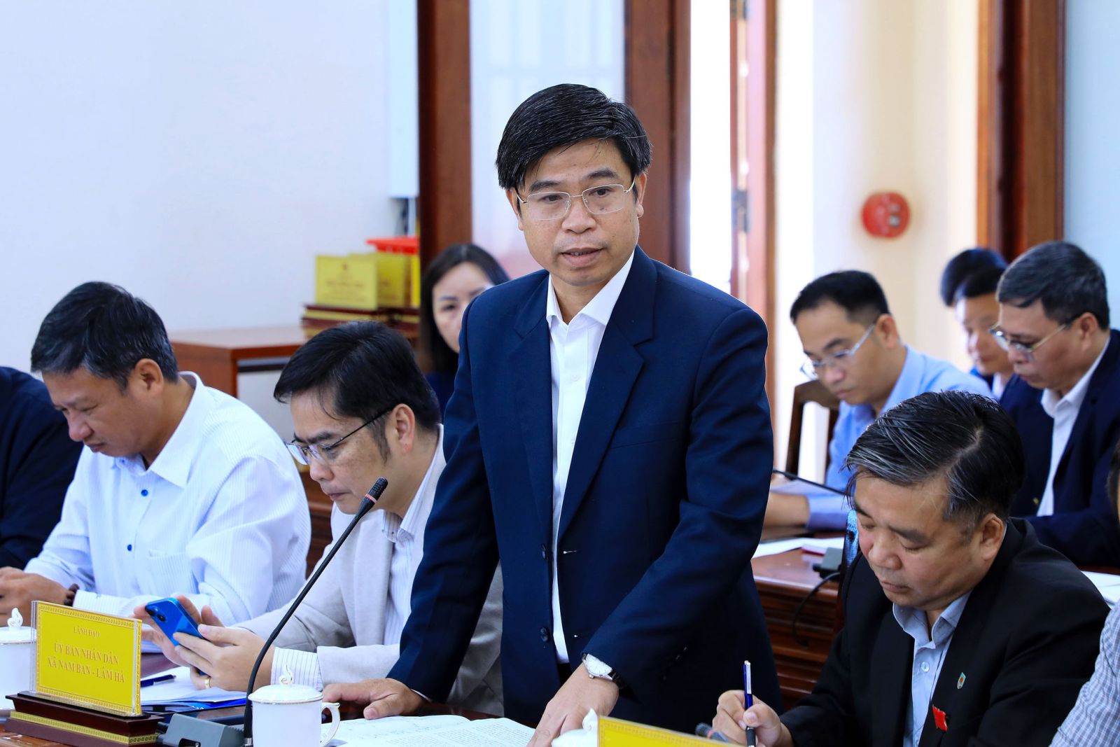 Lãnh đạo xã Nam Ban Lâm Hà nêu nhiều khó khăn, vướng mắc liên quan đến lĩnh vực nông nghiệp và môi trường, đặc biệt là đất đai tại địa phương