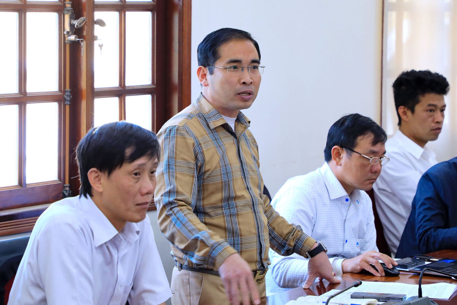 Lãnh đạo Chi cục Quản lý đất đai, Sở Nông nghiệp và Môi trường giải đáp hướng tháo gỡ đất có nguồn gốc nông, lâm trường