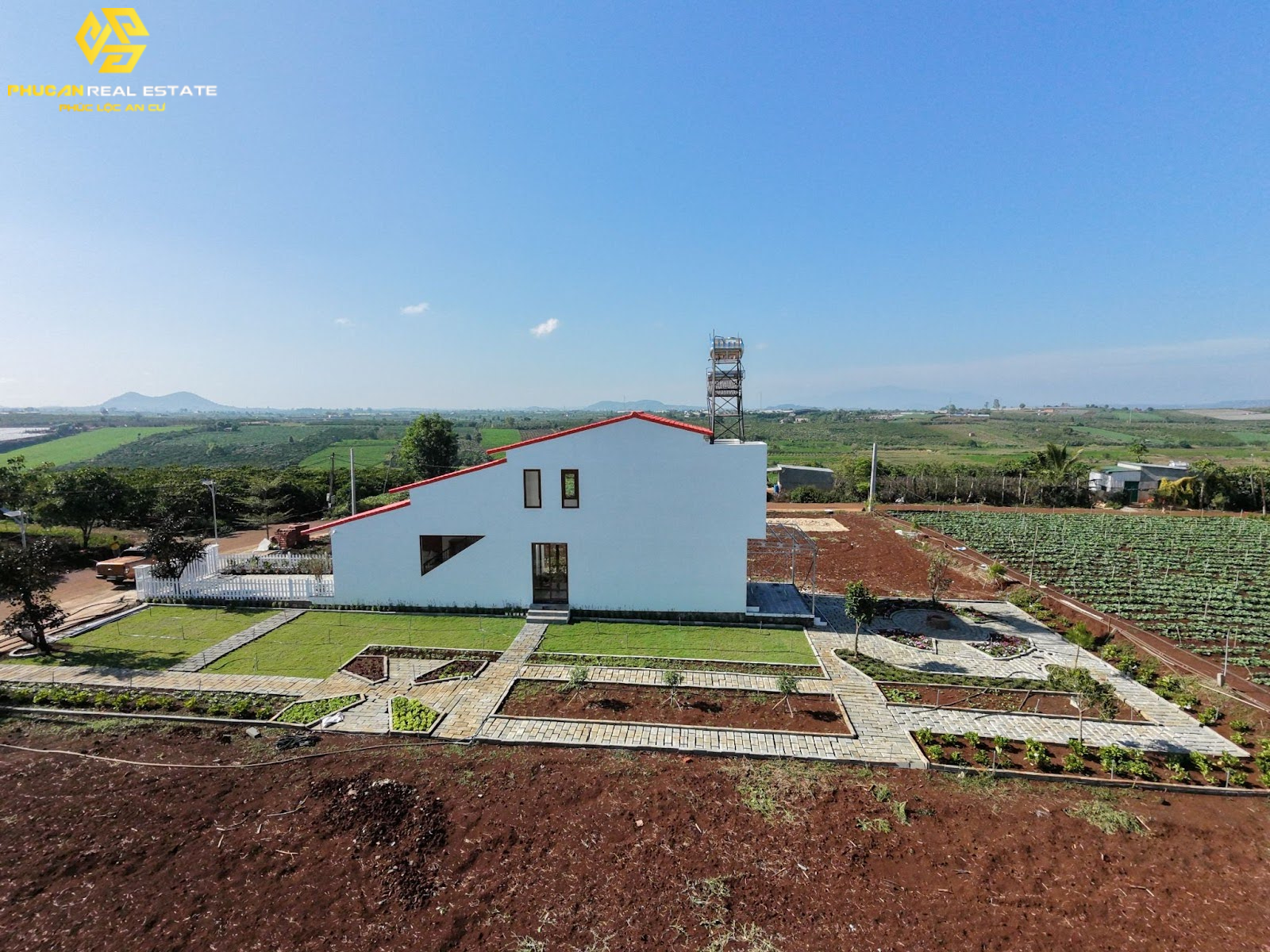 Làng Thanh Bình nhìn từ trên cao.